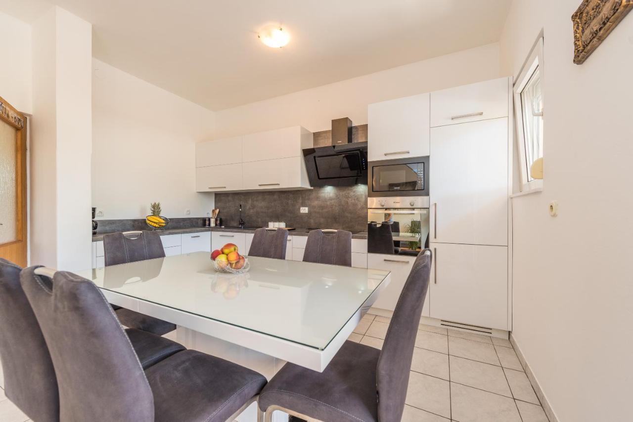Nelly Apartments Privlaka  Eksteriør bilde
